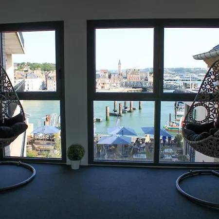 La Tour Aux Crabes Pres De La Hotel 4*