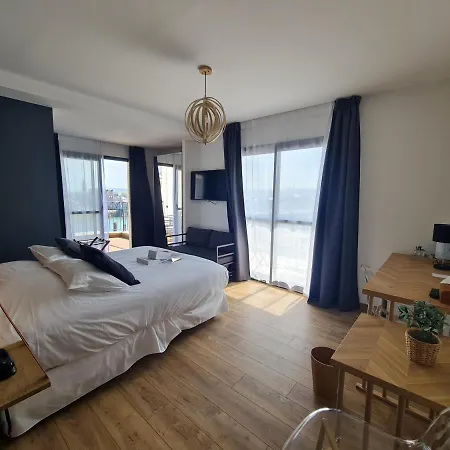 La Tour Aux Crabes Pres De La Hotel Dieppe