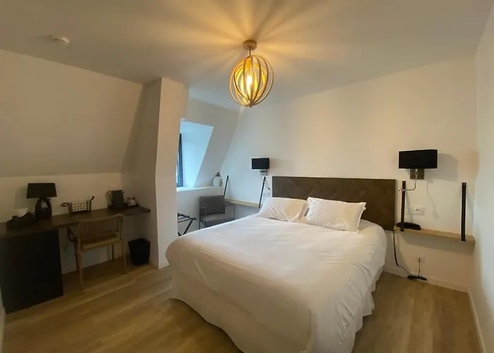 La Tour Aux Crabes Pres De La