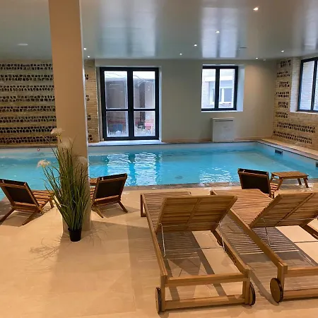 La Tour Aux Crabes Pres De La Hotel 4*