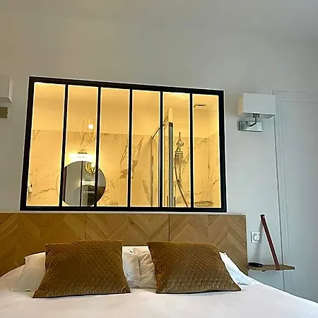 La Tour Aux Crabes Pres De La Hotel 4*