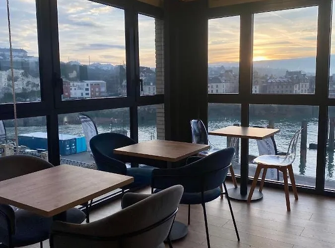 La Tour Aux Crabes Pres De La