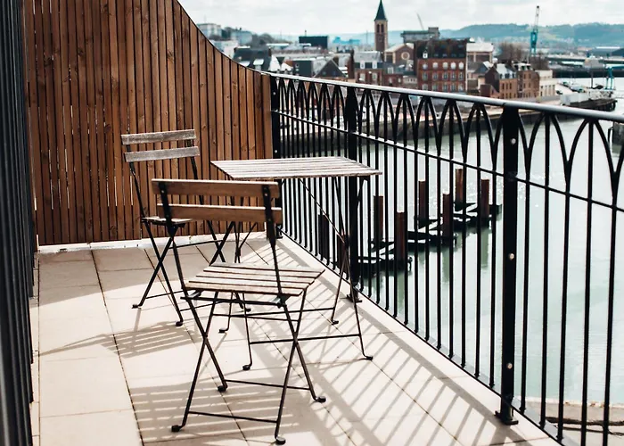 La Tour Aux Crabes Pres De La